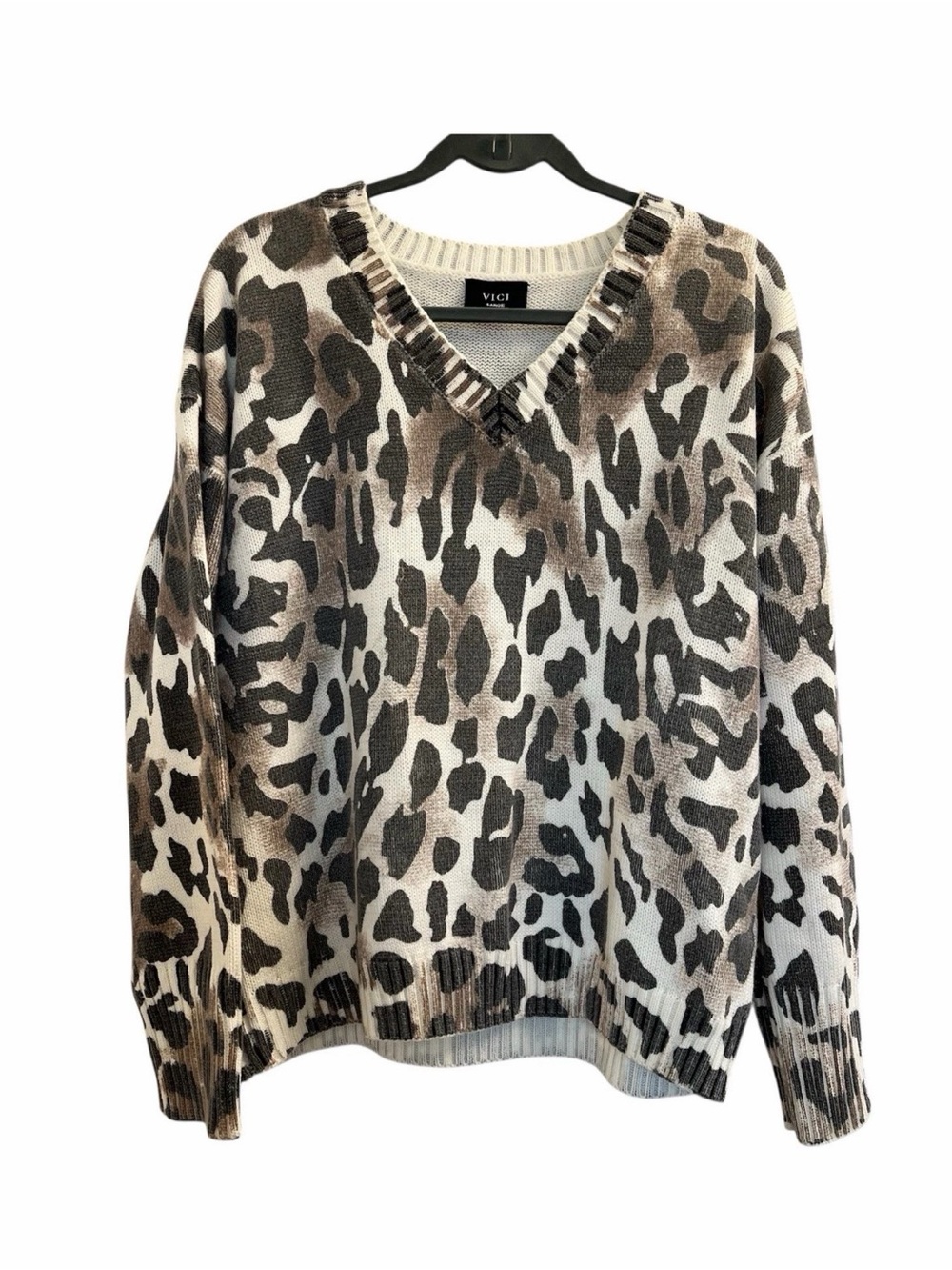 VICI Women Size Large Animal Print Leopard V-Neck Pullover Sweater Knit Boho